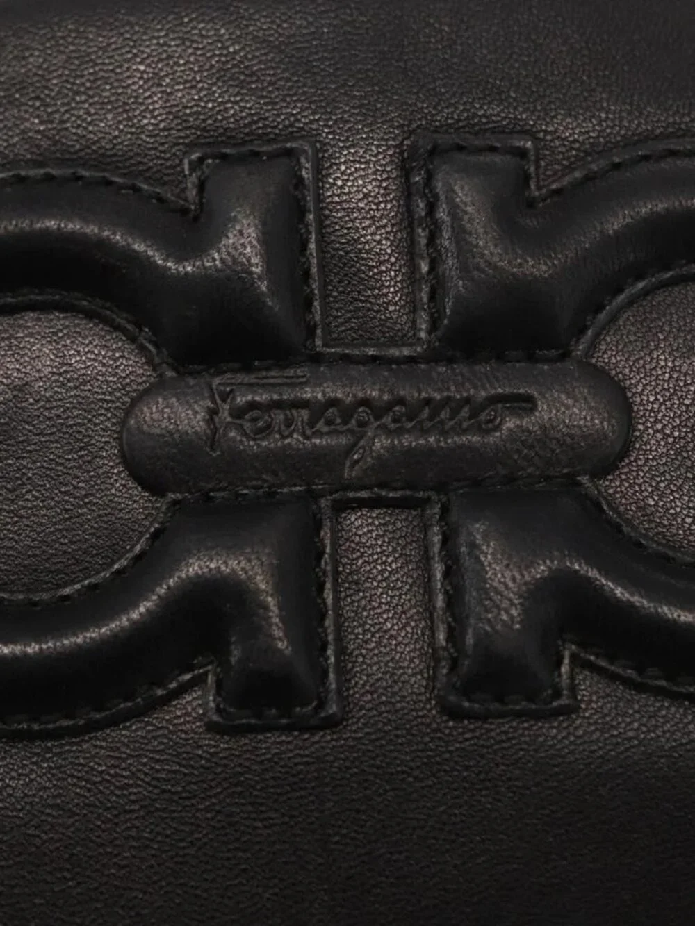 Salvatore Ferragamo Gancini Shoulder Bag Leather Black Gold Auth hk3306